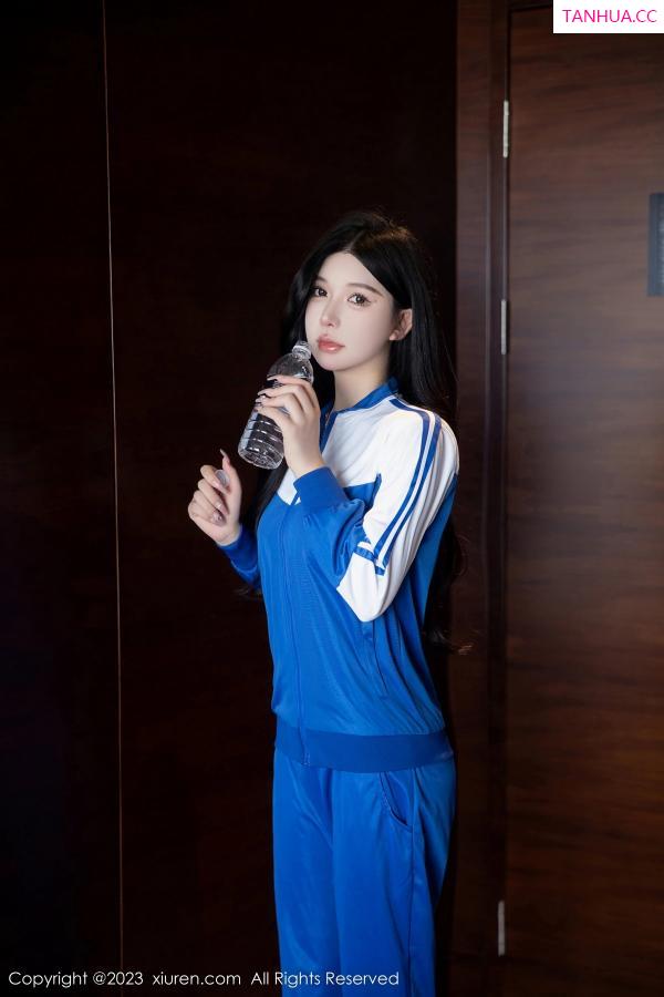   [XiuRen]高清写真图 2023.04.28 No.6660 林珊珊 运动服美腿第3张图片